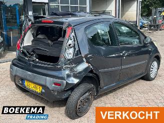 Peugeot 107 1.0-12V XS Airco 5-Deurs picture 2