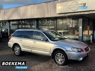 krockskadad bil auto Subaru Outback 2.5i 4WD Comfort Pano Navi Climate Cruise Stoelverw. Trekh. 2006/9