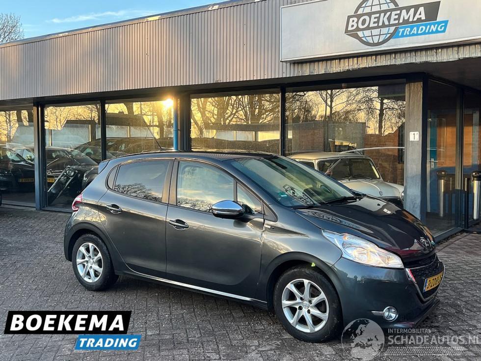 Peugeot 208 1.2 PureTech Style Navi Climate Cruise PDC