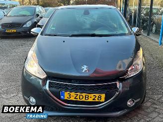 Peugeot 208 1.2 PureTech Style Navi Climate Cruise PDC picture 5