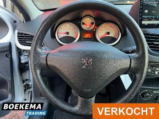 Peugeot 207 1.4 VTi Sublime 5-Drs Airco picture 23