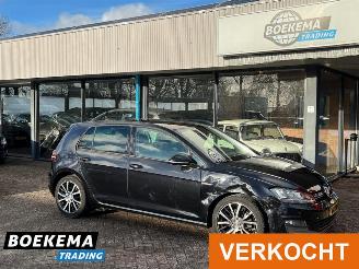 Voiture accidenté Volkswagen Golf 1.0 TSI Connected Navi Camera Cruise PDC 2016/9