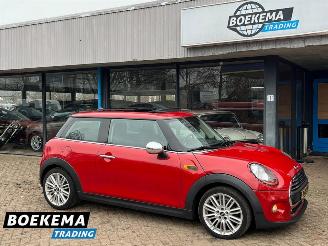 skadebil auto Mini One D 1.2 One Business Automaat Pano Keyless Navi Climate Cruise 2017/11