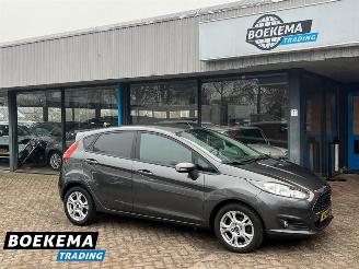 krockskadad bil auto Ford Fiesta 1.5 TDCi Titanium Stoelverw. Climate PDC Trekhaak 2016/2