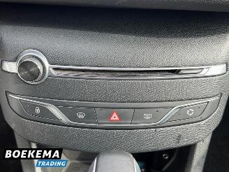 Peugeot 308 SW 1.2 PureTech Style Automaat Navigatie PDC Cruise Trekhaak picture 27