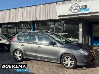 Unfallwagen Hyundai I-30 CW 1.4i i-Drive Cool Airco Trekhaak 2011/6