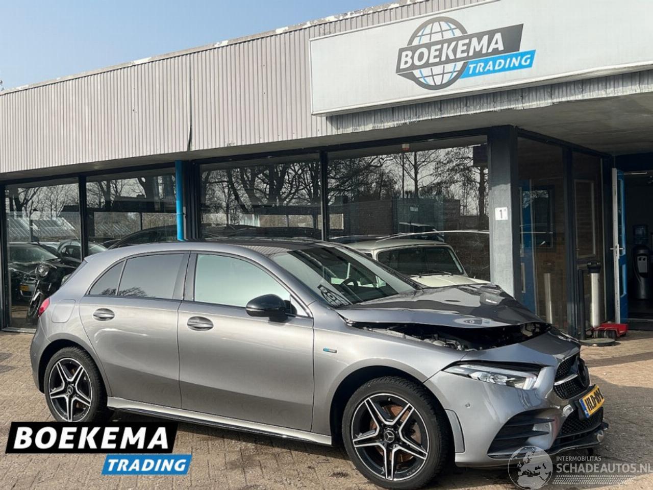 Mercedes A-klasse 250 e AMG Navigatie Camera Stoelverwarming