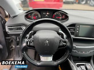 Peugeot 308 SW 1.2 PureTech Premium Panorama Automaat Navigatie Trekhaak PDC picture 19