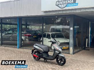 damaged passenger cars Peugeot  Kisbee RS 4T 45KM 2018/8