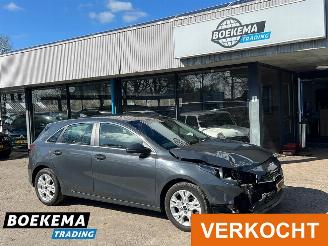 skadebil auto Kia Ceed 1.0 T-GDi DynamicLine Navigatie Camera Keyless 2022/5