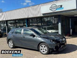 krockskadad bil auto Kia Ceed 1.0 T-GDi DynamicLine Navigatie Camera Keyless 2022/5