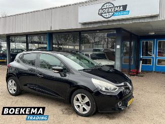 krockskadad bil auto Renault Clio 0.9 TCe Expression Navigatie Airco Cruise 2012/12
