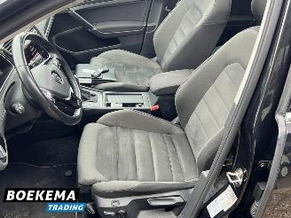 Volkswagen Golf 1.4 TSI Highline DSG Panorama Virtual Stoel/Stuurverw Massage Camera Trekhaak picture 14