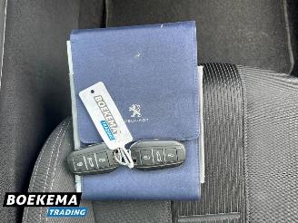 Peugeot 308 1.6 THP Première Panorama Climate Cruise Keyless picture 21