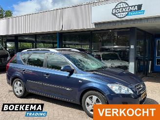 skadebil auto Kia Cee d cee'd 1.4 X-tra Climate PDC Trekhaak 2008/1