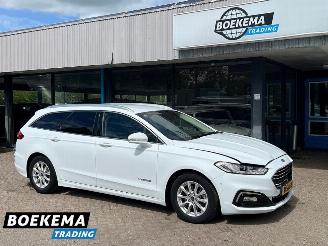 damaged passenger cars Ford Mondeo Wagon 2.0 IVCT HEV Titanium ACC Sony Camera Stoelverwarming Navigatie 2020/6