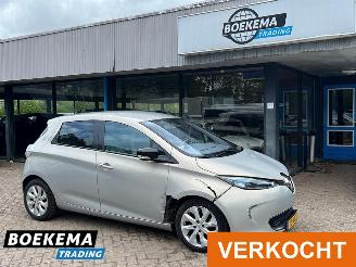 skadebil auto Renault Zoé Q210 Zen Quickcharge KOOPACCU 22 kWh 2014/5