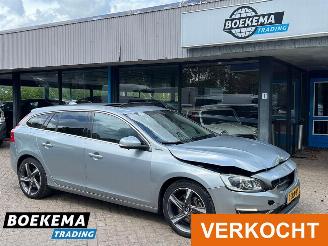 krockskadad bil auto Volvo V-60 2.4 D6 AWD Plug-In Hybrid Summum Navigatie Memory Keyless Trekhaak 2015/3