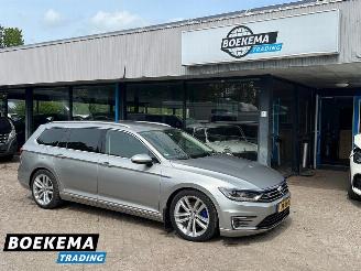 skadebil auto Volkswagen Passat Variant 1.4 TSI GTE Highline ACC Camera Standkachel Stoelverwarming 2015/12