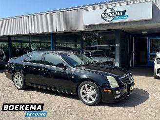 krockskadad bil auto Cadillac STS 4.6 V8 Launch Edition Bose Keyless Stoelverw + koeling 2006/3