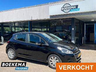 krockskadad bil auto Peugeot 208 1.2 PureTech Active Navigatie Airco Cruise 2018/5