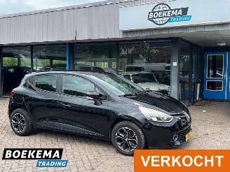 skadebil auto Renault Clio 1.2 Authentique Navigatie Climate Cruise 2013/8