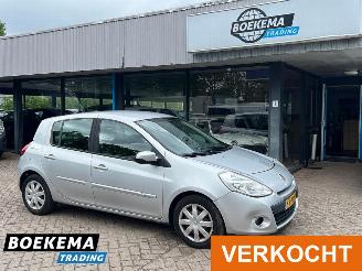 Uttjänta bilar auto Renault Clio 1.5 dCi Collection Airco Cruise 5-Deurs Trekhaak 2011/10