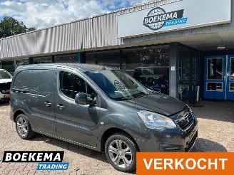 krockskadad bil bedrijf Peugeot Partner 120 1.6 VTi 98 Pro Navigatie Camera Airco Schuifdeur 2017/3