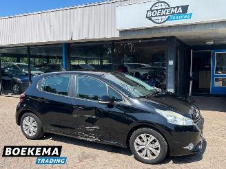 Schadeauto Peugeot 208 1.2 VTi Access Navi Cruise-Control Parkeersensoren Clima 2012/12