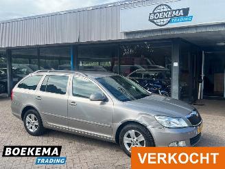 uszkodzony samochody osobowe Skoda Octavia Combi 1.6 TDI Business Line Navi Clima Elektrische ramen 2011/6