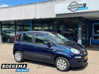 damaged passenger cars Fiat Panda 0.9 TwinAir Automaat Airco Elektrische ramen 2016/2