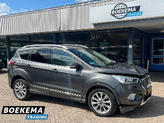 damaged passenger cars Ford Kuga 1.5 EcoBoost Vignale 180PK Stoel- en stuur verwarming MemoryNavi 2018/1