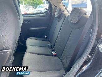 Peugeot 108 1.0 e-VTi Allure Cruise-Control Airco Elektrische ramen picture 17