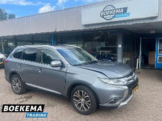krockskadad bil auto Mitsubishi Outlander 2.0 Instyle Automaat Open Dak Navi Stoelverwarming 2016/1