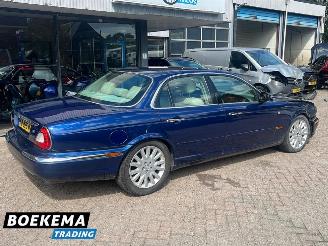 Jaguar XJ 4.2 V8 Executive 298pk Automaat Memory Navi Cruise picture 2