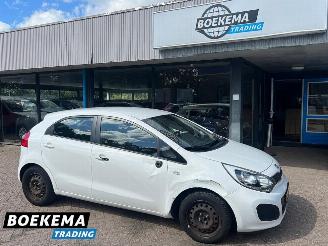 Coche accidentado Kia Rio 1.2 CVVT Comfort Pack Navi Airco Cruise 2013/8