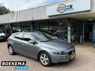 skadebil auto Volvo V-40 2.0 T2 Nordic Navigatie Cruise Climate PDC 2018/3