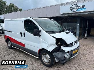 krockskadad bil bedrijf Renault Trafic 2.0 dCi T29 Schuifdeur Airco Trekhaak 2010/3