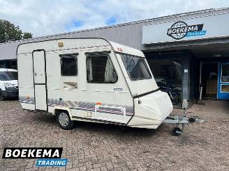 krockskadad bil caravan Adria  Optima 400 TD Stapelbed Fietsendrager 1993/8