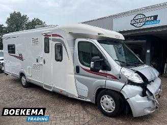 krockskadad bil camper LMC  Liberty Cruiser 731 3.0 177PK Automaat Garage Zonnepaneel Schotel Luchtvering Trekhaak 2012/5