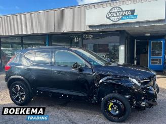 krockskadad bil auto Volvo XC40 2.0 B3 Plus Dark Harman Kardon Memory WinterPakket Navigatie Trekhaak 2023/9