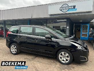Schadeauto Peugeot 5008 1.6 THP Active Automaat 165PK Panorama Cruise Navi Clima 2015/12