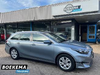 Unfallwagen Kia Ceed 1.5 T-GDi Dynamic 160PK Camera Navi Cruise Clima 2022/7
