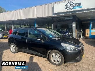 skadebil auto Renault Clio Estate 1.5 dCi Expression Navi Cruise PDC Airco 2016/5