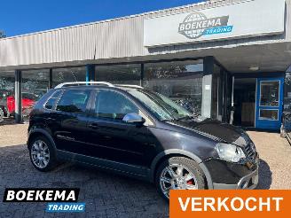 krockskadad bil auto Volkswagen Polo 1.6 16V Cross 105PK Leer Cruise Clima 2009/3
