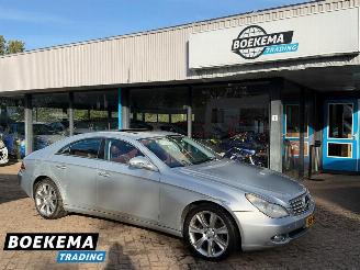 Schadeauto Mercedes CLS 500 V8 Open-Dak Harman/Kardon Memory Keyless Luchtvering 2005/1