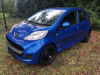 damaged passenger cars Peugeot 107 Active 2010/3