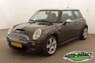 krockskadad bil auto Mini Cooper S 1.6 125 kw Leer  Airco 2006/4