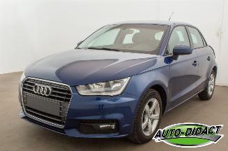 Unfallwagen Audi A1 1.0 TFSI Navi 2015/12