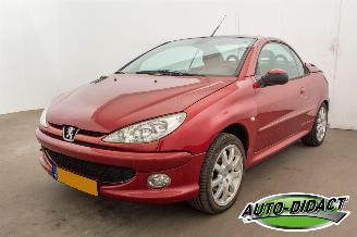 skadebil auto Peugeot 206 CC 2.0-16V Cabrio 2003/10